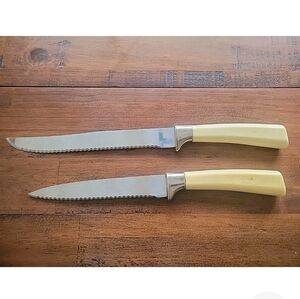 VINTAGE REGENT SHEFFIELD STEAK KNIVES STAINLESS BLADE FOREVER SHARP PEARL WHITE